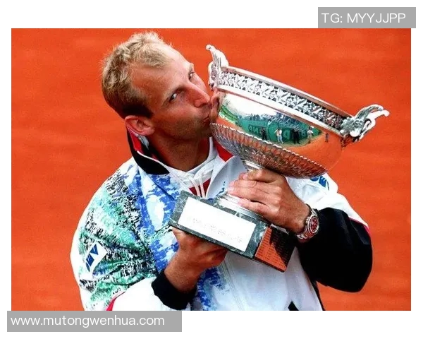 吴悠与小托马斯精彩对决视频回顾赛场瞬间与技术解析全记录 吴悠与小托马斯精彩对决视频回顾赛场瞬间与技术解析全记录